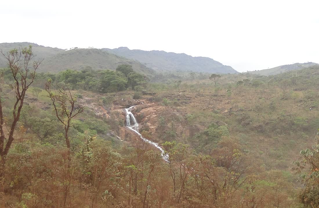 Cachoeira em Rio Acima